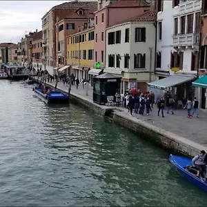 https://luxury-apartments-palazzo-nani.hotelinveneto.com